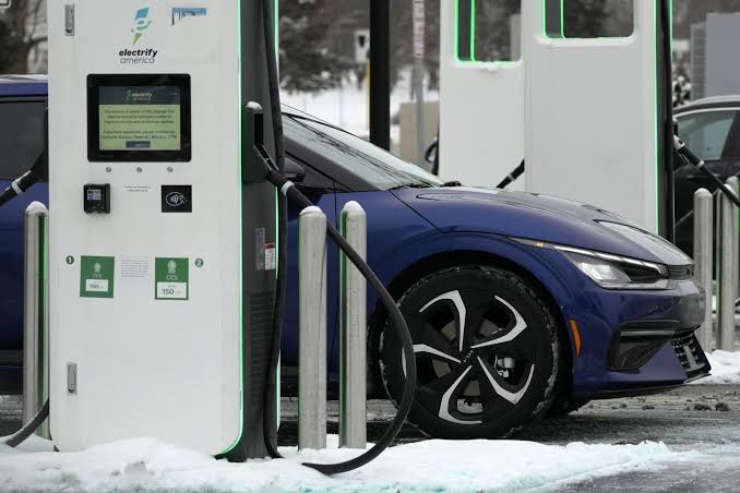 The Evolving Landscape of Commercial Chargers: Powering Tomorrow